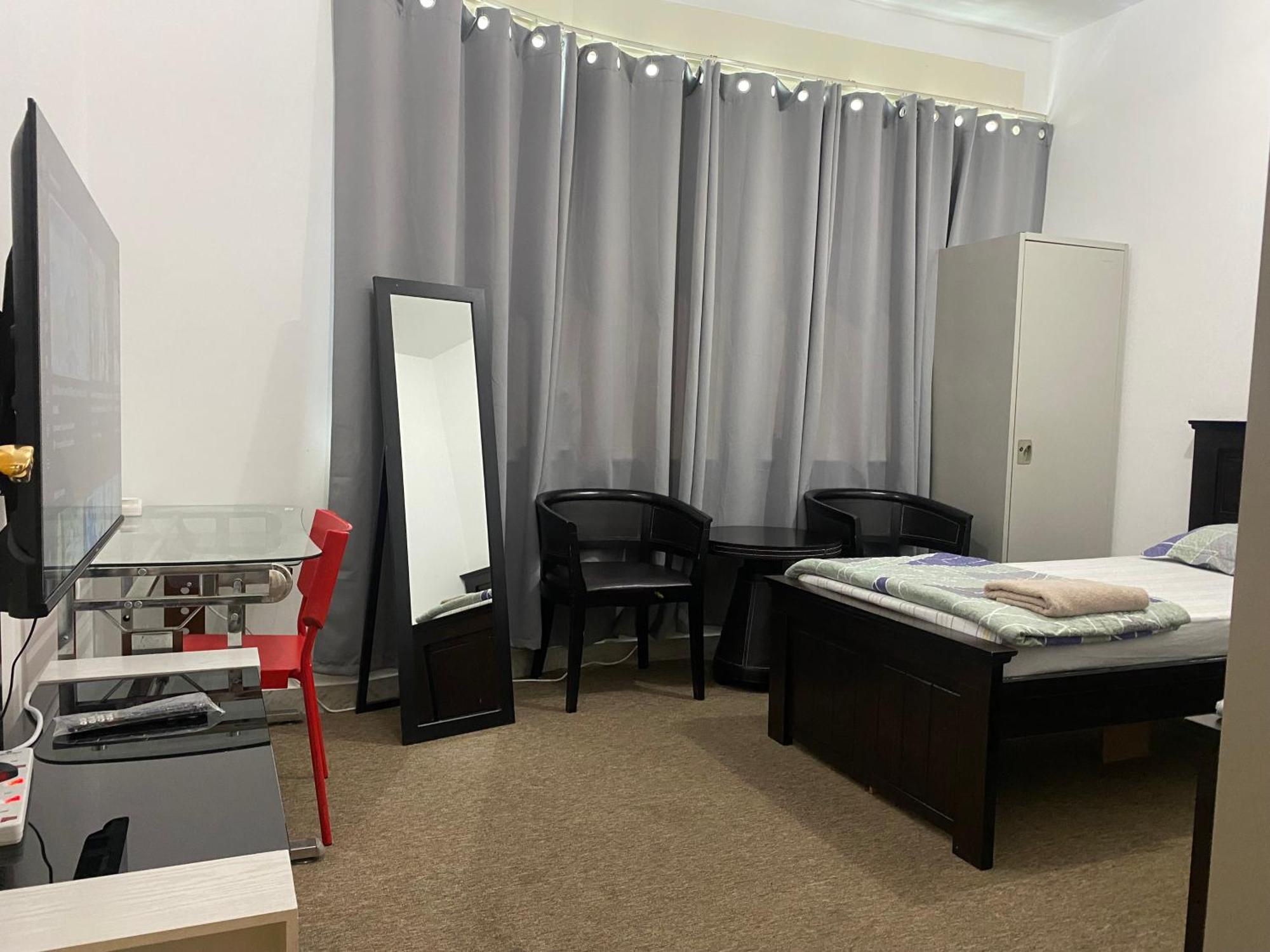 Homestay Twin With Shared Bathroom - No Parking Space *